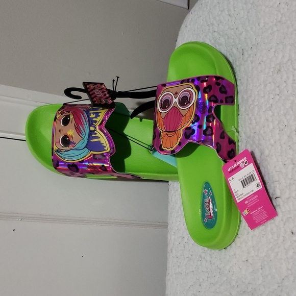 NWT L.O.L. girls Slides size 5/6 big girls - Picture 3 of 6
